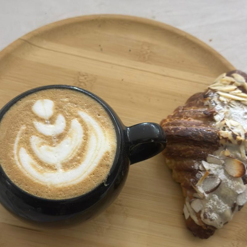 Menú bebidas La Shula Café cappuccino matcha chocolate oaxaqueño